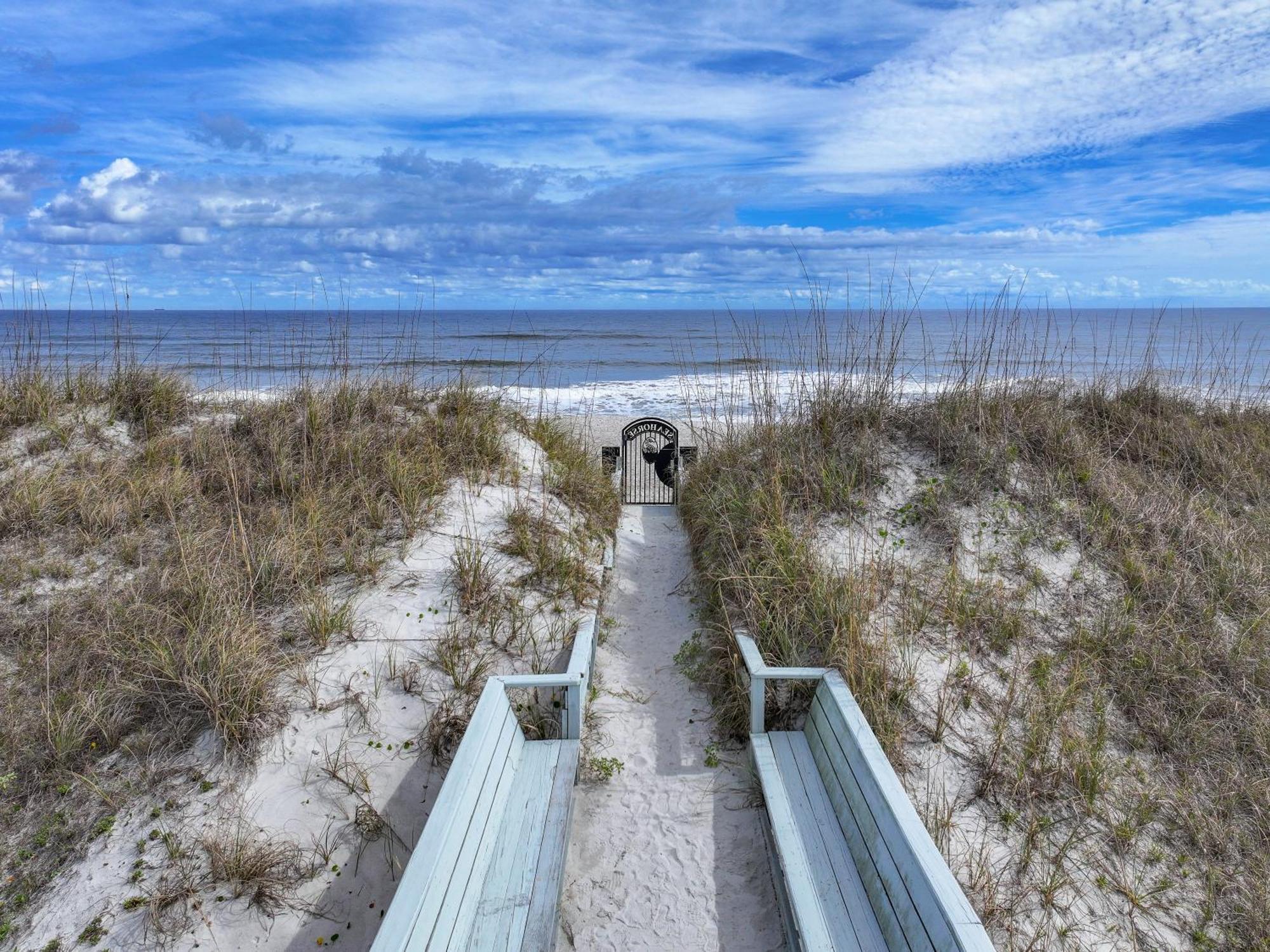 Seahorse Oceanfront Inn Neptune Beach Exterior photo