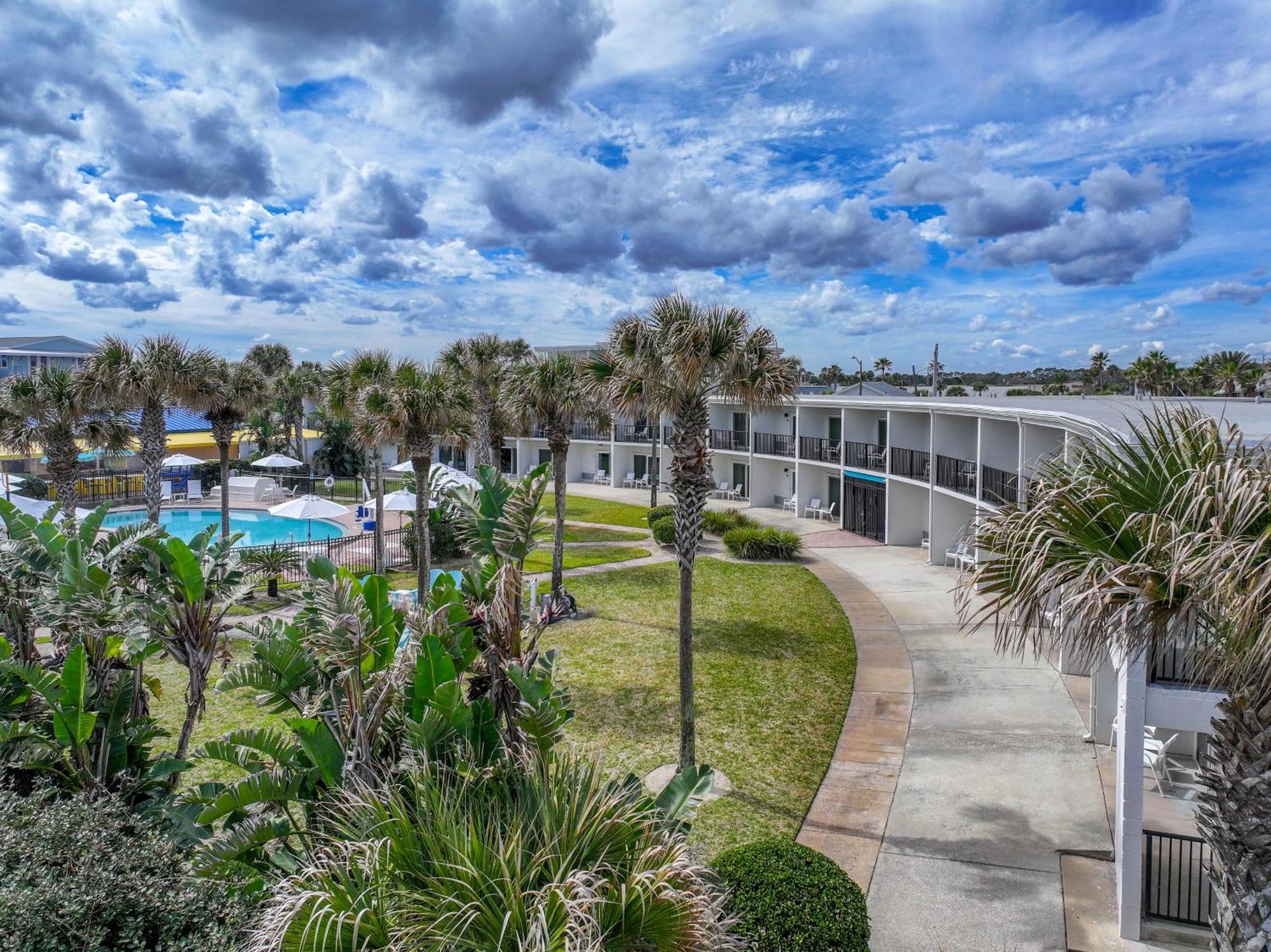 Seahorse Oceanfront Inn Neptune Beach Exterior photo