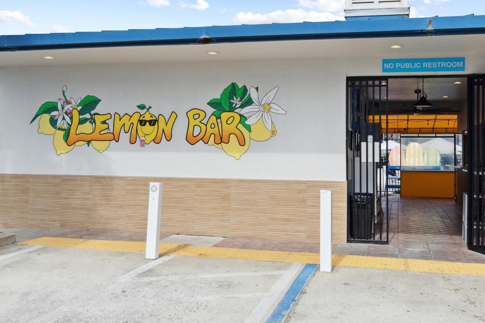 Seahorse Oceanfront Inn Neptune Beach Exterior photo