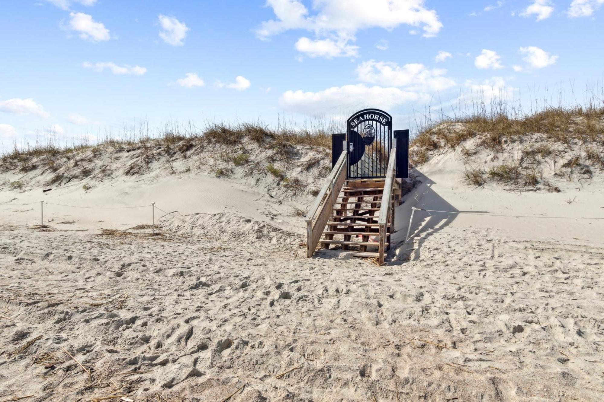 Seahorse Oceanfront Inn Neptune Beach Exterior photo
