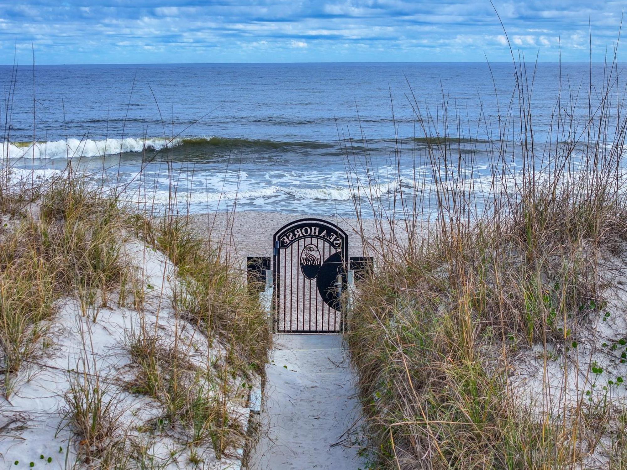Seahorse Oceanfront Inn Neptune Beach Exterior photo