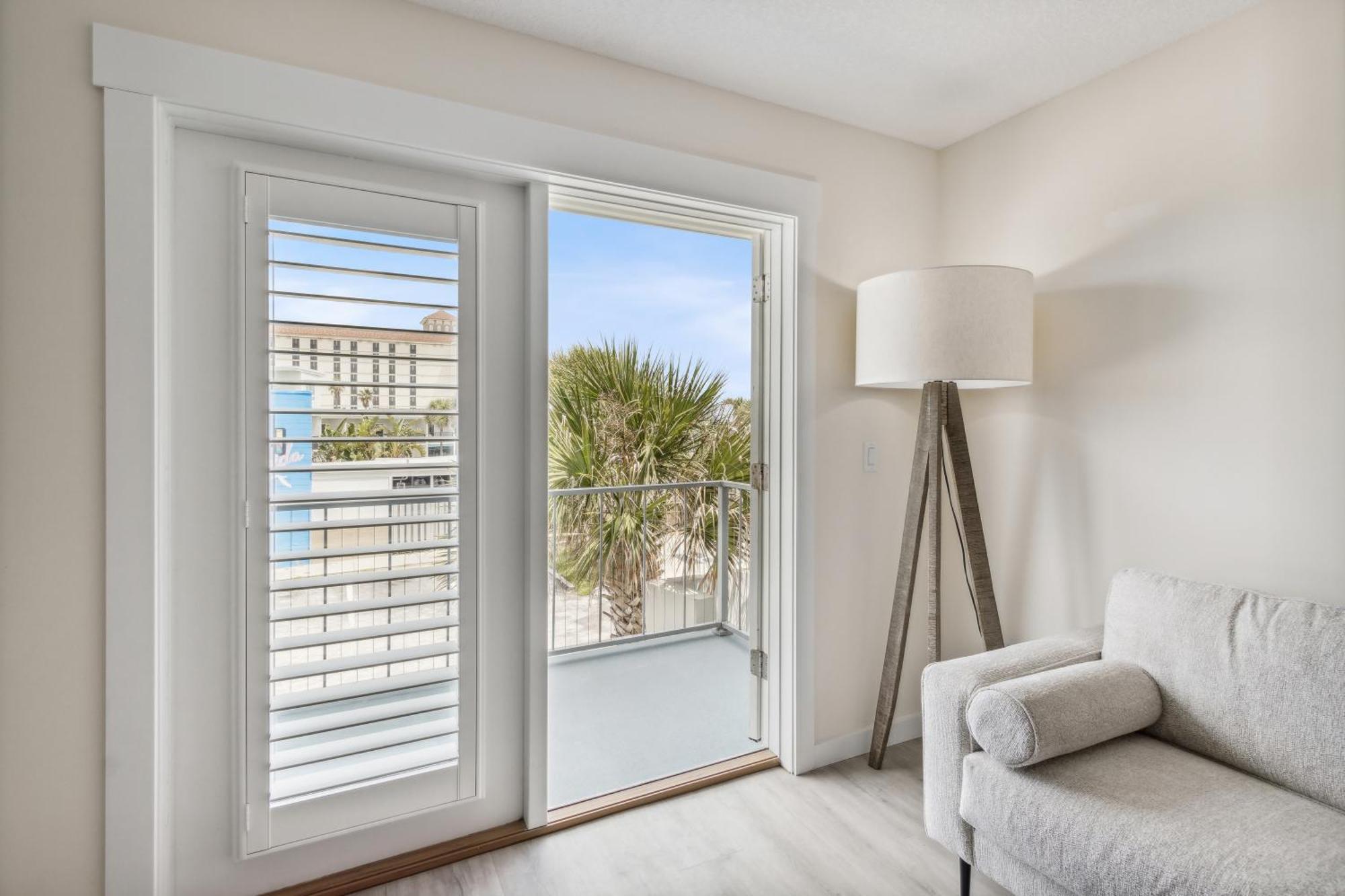 Seahorse Oceanfront Inn Neptune Beach Exterior photo